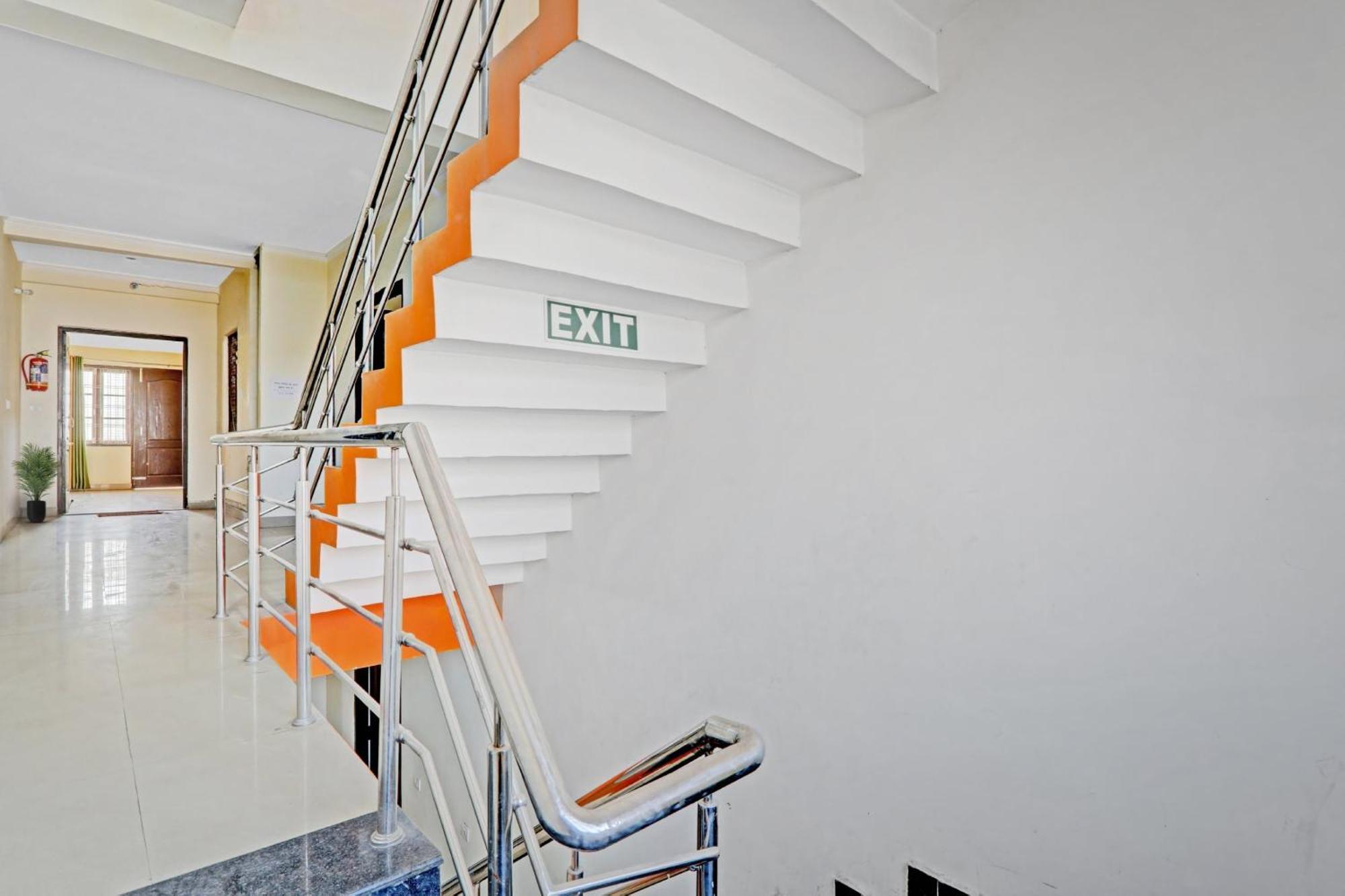 Chinhat Hotel O J.D Palace מראה חיצוני תמונה