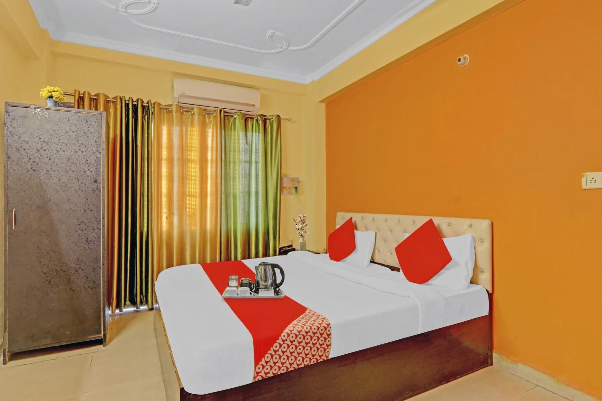 Chinhat Hotel O J.D Palace מראה חיצוני תמונה